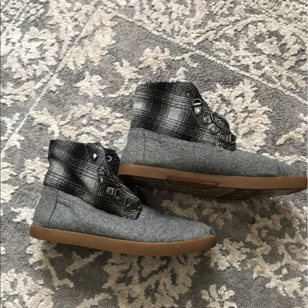 Toms